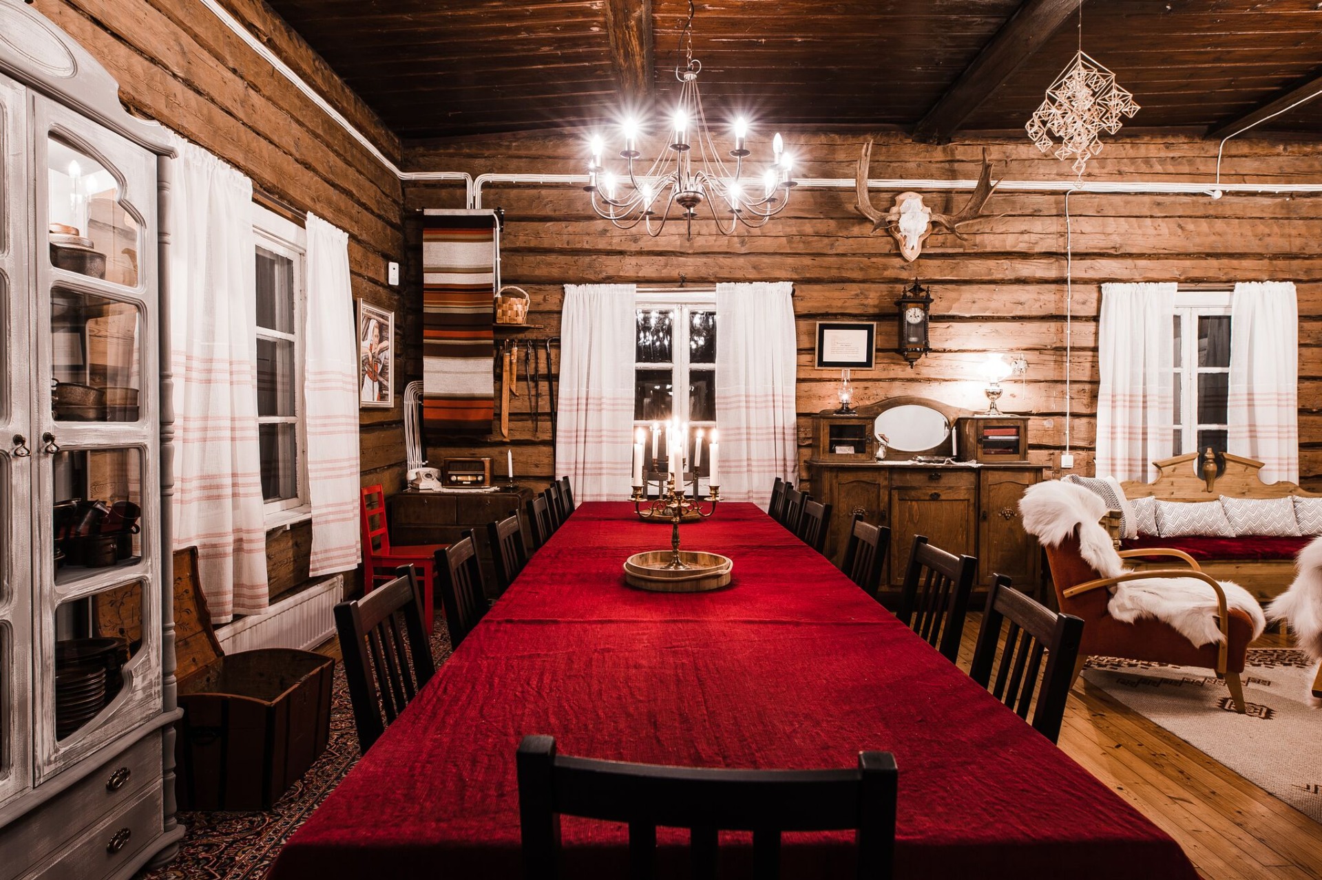 Private dining in a traditional log house at Saariniemi Estate
